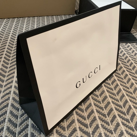 Gucci triangle bag - Picture 1 of 5